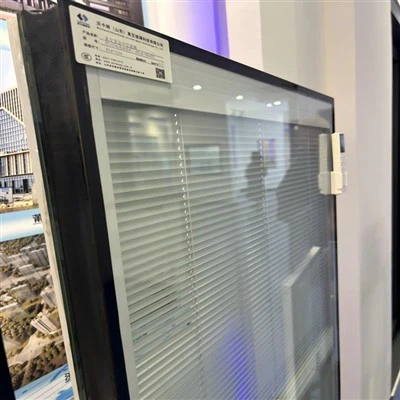 زجاج عازل مفرغ من الهواء هجين منخفض الانبعاثات